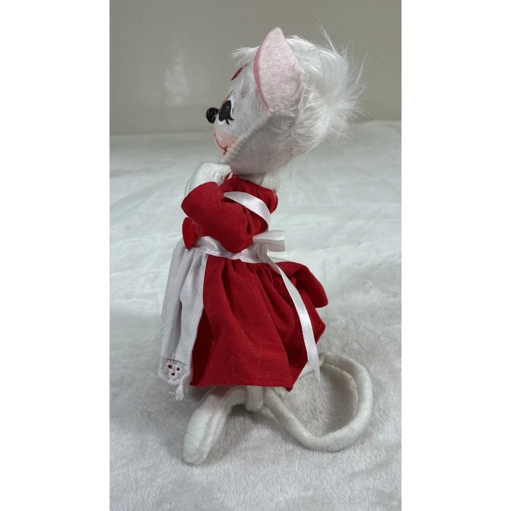 Annalee 8in Valentine Girl Mouse Item #100416 - 2016 Benefits Charity